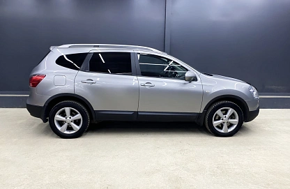 Nissan Qashqai, 2009г, передний привод, вариатор
