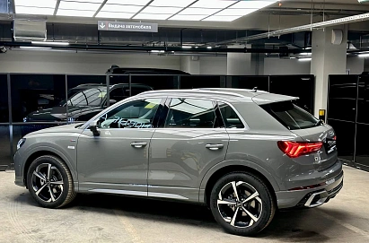 Audi Q3, 2025г, передний привод, робот