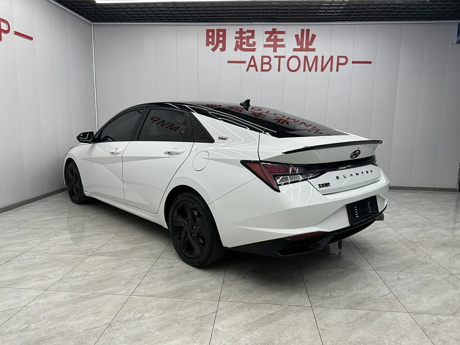 Hyundai Elantra, 2022г., передний привод, вариатор