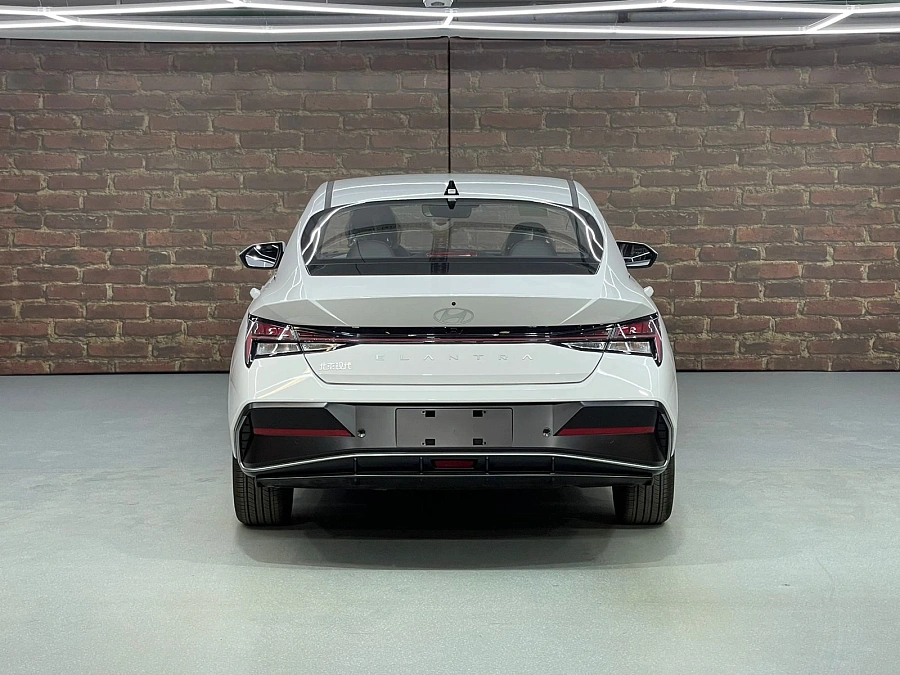 Hyundai Elantra, 2025г., передний привод, вариатор