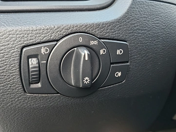 BMW X1, 2012г, задний привод, автомат