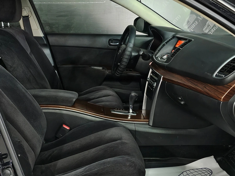 Nissan Teana, 2011г., передний привод, вариатор