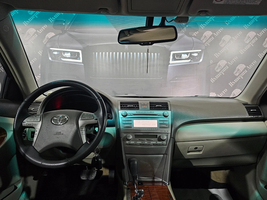 Toyota Camry, 2010г., передний привод, автомат