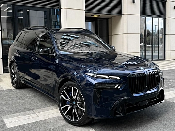 BMW X7, 2025г, полный привод, автомат
