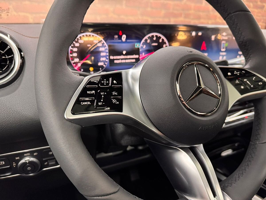 Mercedes-Benz GLB, 2024г., передний привод, робот