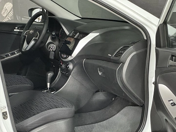 Hyundai Solaris, 2015г, передний привод, автомат