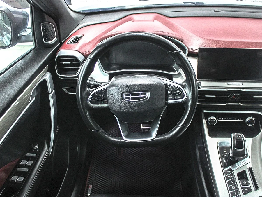Geely Coolray, 2021г., передний привод, робот