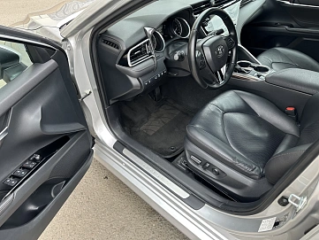 Toyota Camry, 2020г, передний привод, автомат