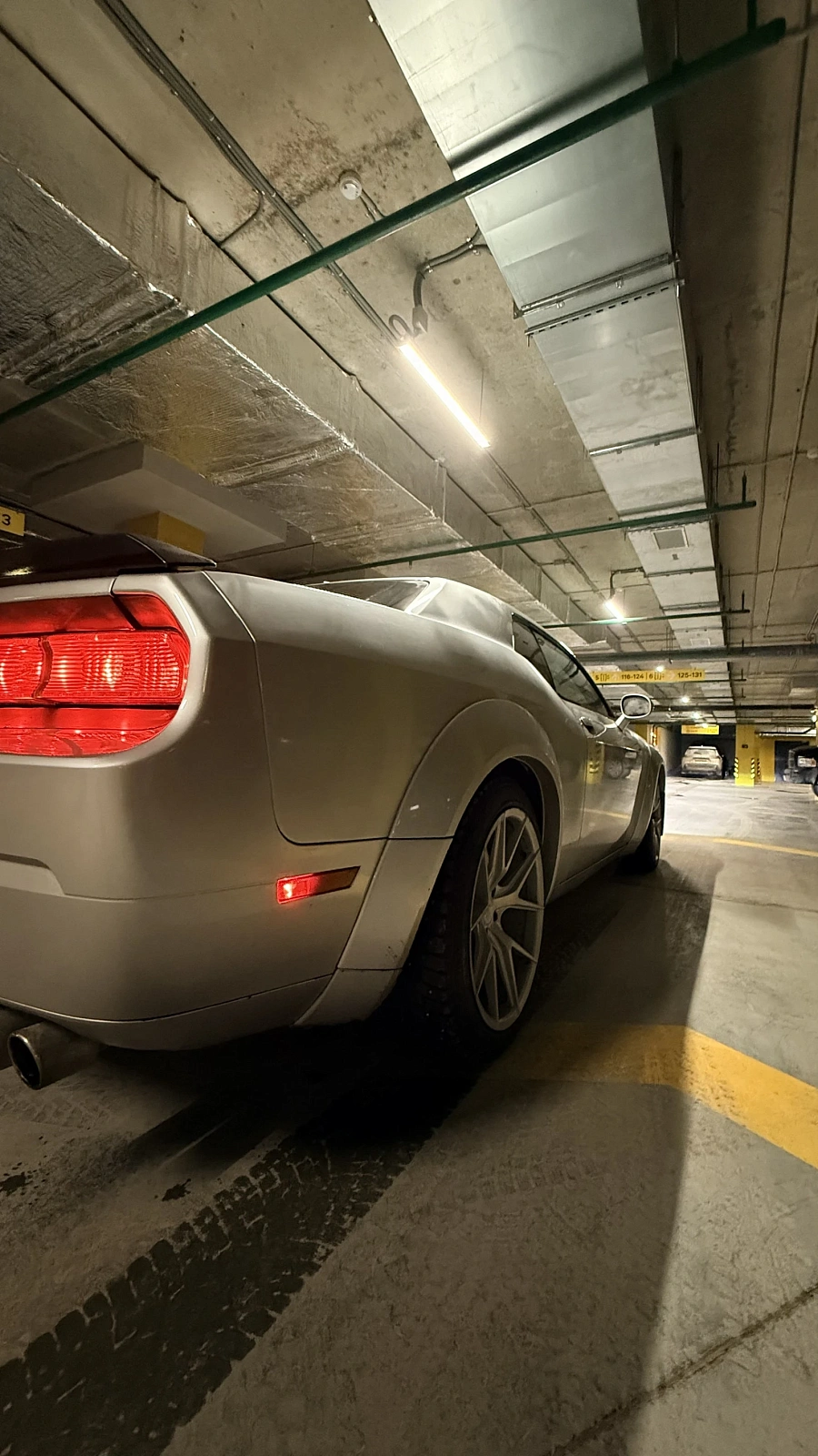 Dodge Challenger, 2012г., задний привод, автомат