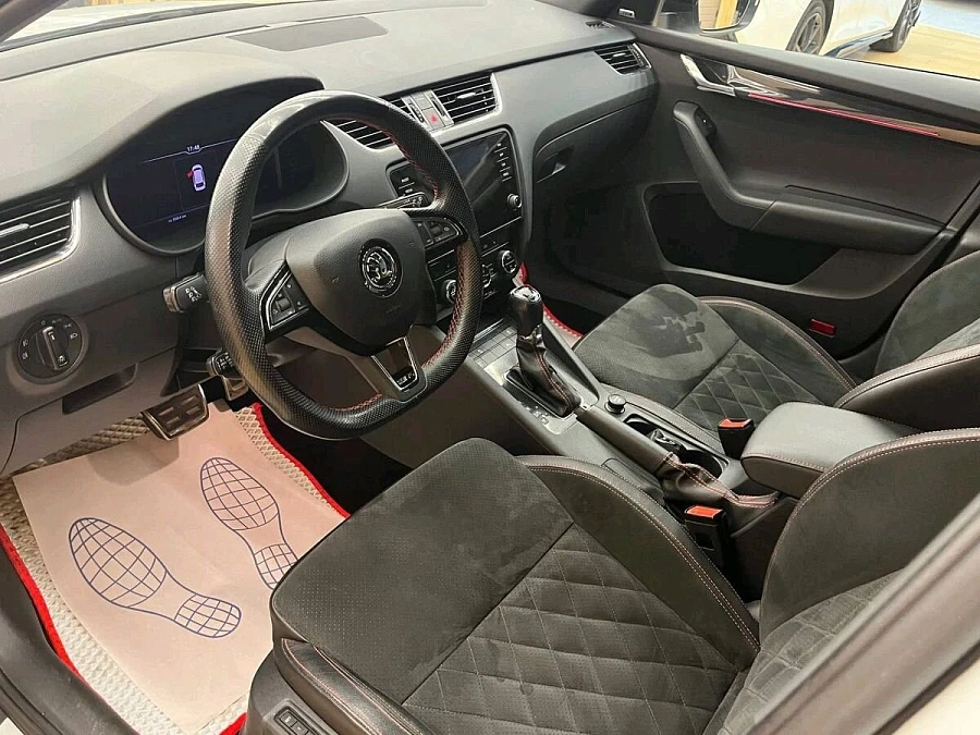 Skoda Octavia RS, 2018г., передний привод, робот