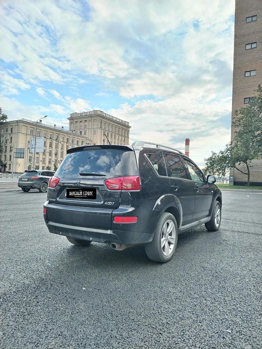 Peugeot 4007, 2011г., полный привод, вариатор