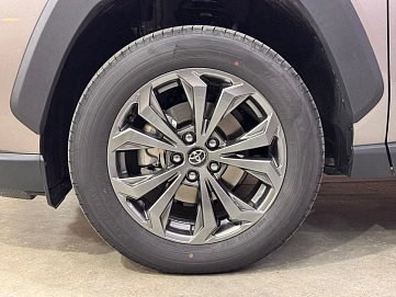Toyota RAV4, 2025г, полный привод, вариатор