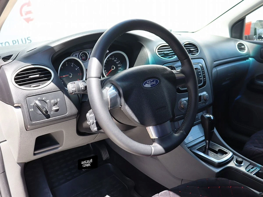 Ford Focus, 2010г., передний привод, автомат