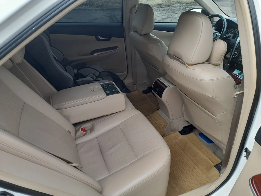 Toyota Camry, 2013г., передний привод, автомат