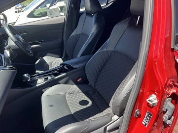 Toyota C-HR, 2020г, передний привод, вариатор