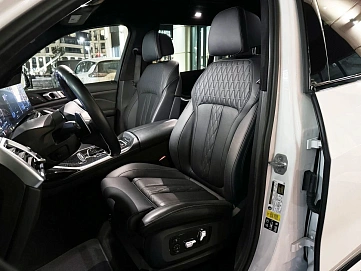 BMW X7, 2022г, полный привод, автомат