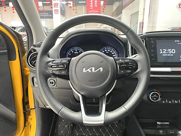 Kia Stonic, 2022г, передний привод, автомат