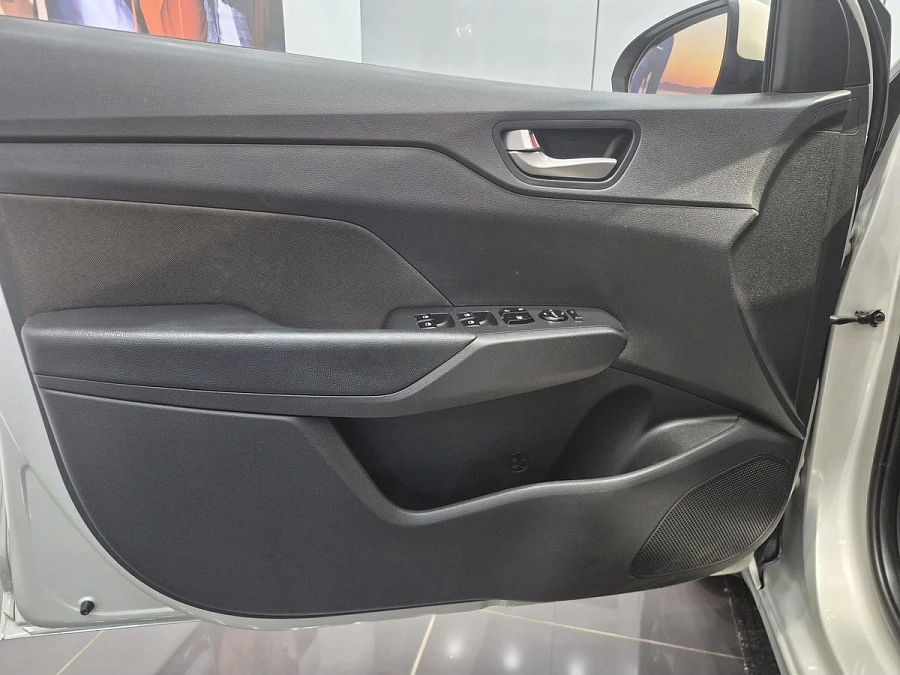 Hyundai Solaris, 2019г., передний привод, автомат