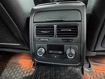 Volkswagen Touareg, 2010г, полный привод, автомат