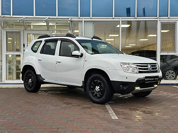 Renault Duster, 2013г, передний привод, автомат