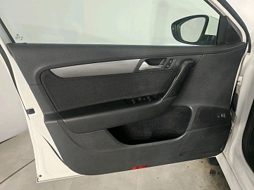 Volkswagen Passat, 2012г, передний привод, робот