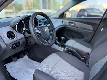 Chevrolet Cruze, 2010г, передний привод, механика