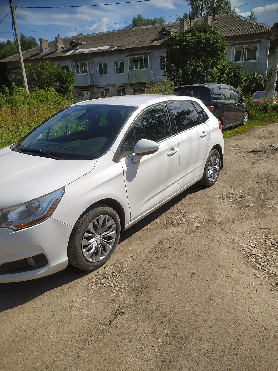 Citroen C4, 2011г., передний привод, механика