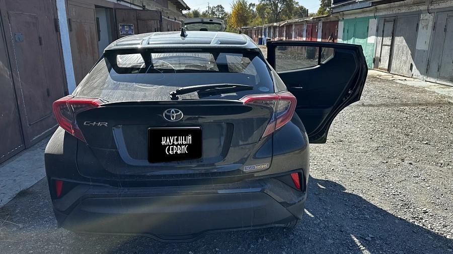 Toyota C-HR, 2019г., полный привод, вариатор