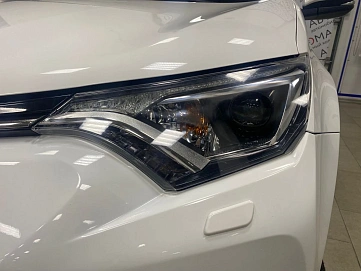 Toyota RAV4, 2016г, передний привод, вариатор