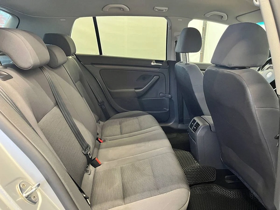 Volkswagen Golf, 2008г., передний привод, автомат
