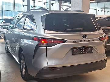 Toyota Sienna, 2021г, передний привод, автомат