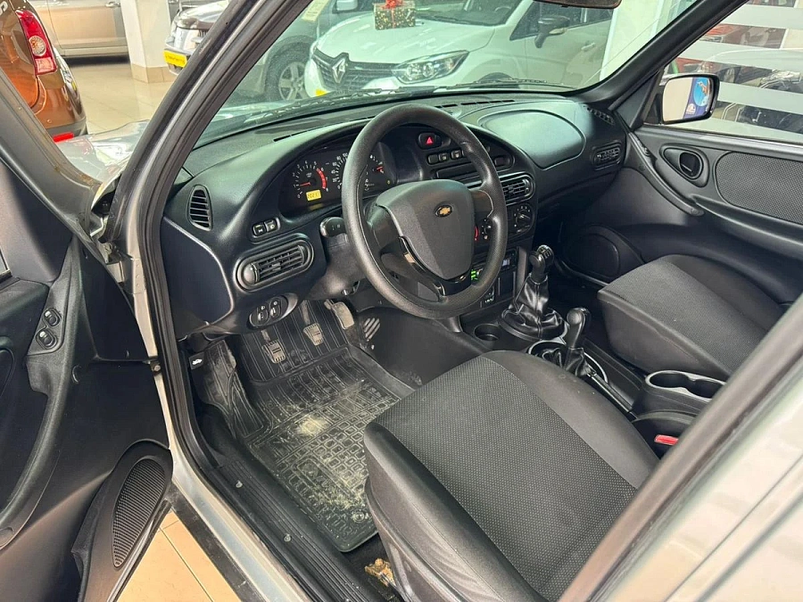 Chevrolet Niva, 2015г., полный привод, механика