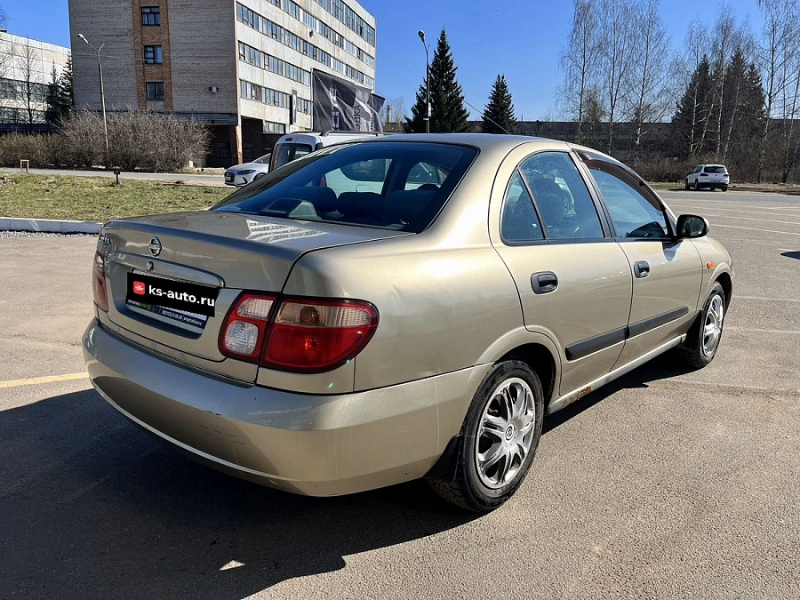 Nissan Almera, 2004г., передний привод, механика