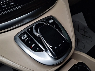 Mercedes-Benz V-Класс, 2019г, полный привод, автомат
