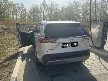 Toyota RAV4, 2020г, полный привод, автомат