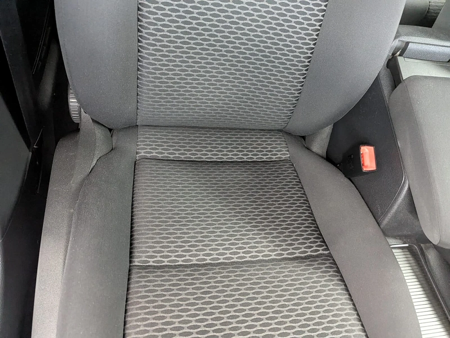 Volkswagen Golf, 2011г., передний привод, робот