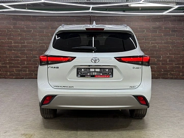 Toyota Highlander, 2025г, полный привод, автомат