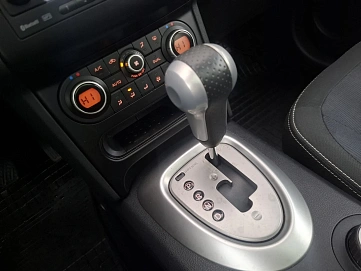Nissan , 2010г., полный привод, вариатор