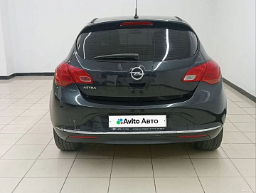 Opel Astra, 2012г, передний привод, механика