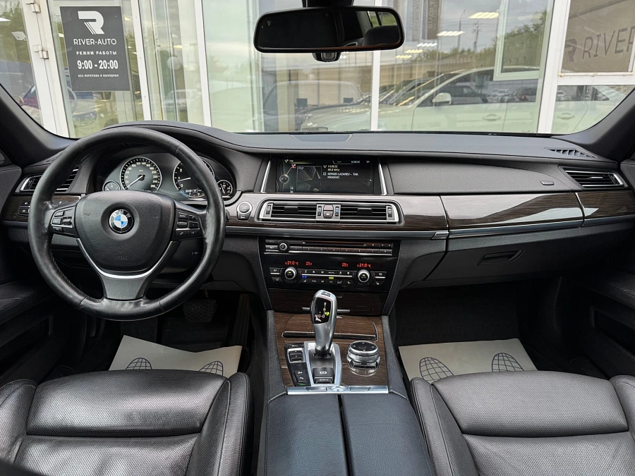 BMW 7 серии, 2014г., полный привод, автомат