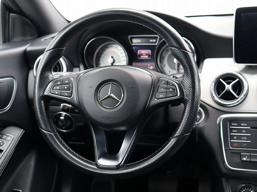 Mercedes-Benz CLA, 2015г., передний привод, робот