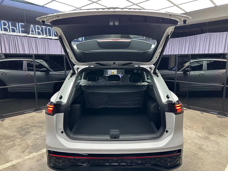 Volkswagen Tiguan, 2025г., полный привод, робот