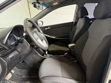 Hyundai Solaris, 2013г., передний привод, автомат