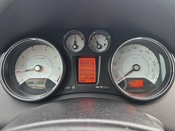 Peugeot 308, 2010г, передний привод, автомат