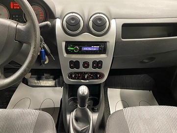 Renault Logan, 2012г, передний привод, механика