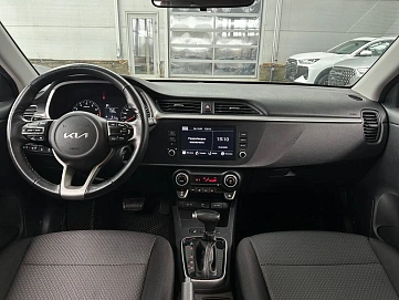 Kia , 2021г., передний привод, автомат