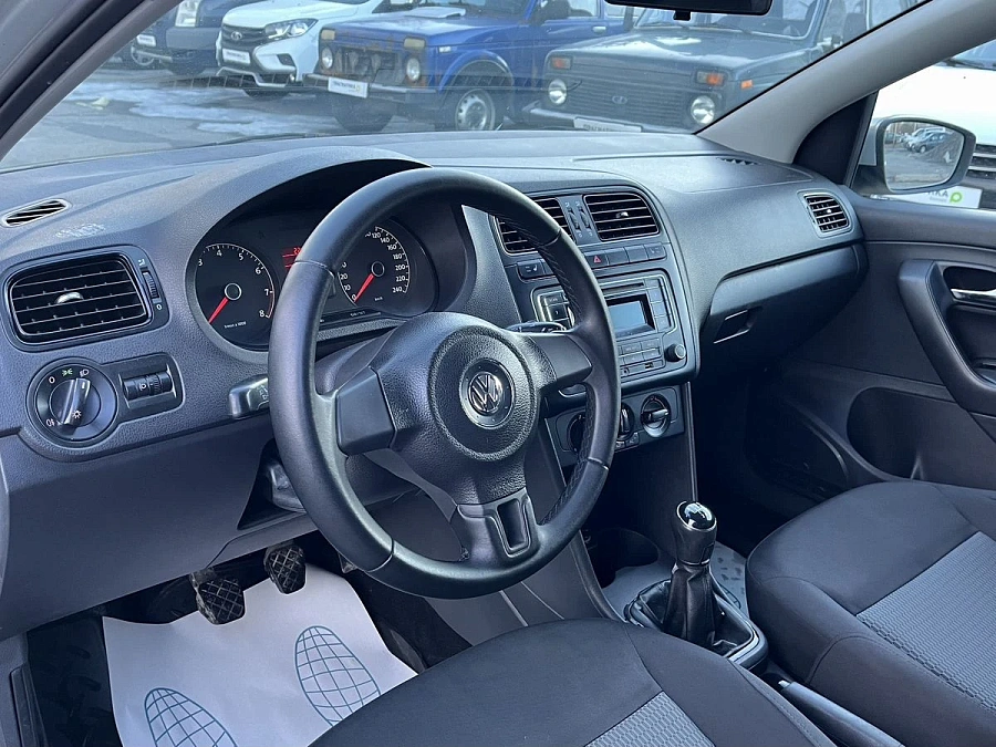 Volkswagen Polo, 2013г., передний привод, механика