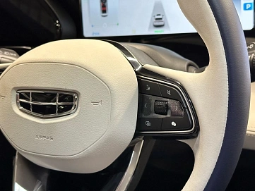 Geely Monjaro, 2022г, передний привод, автомат