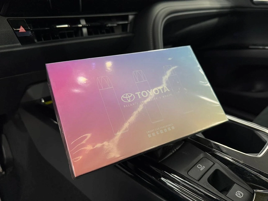 Toyota Camry, 2025г., передний привод, вариатор