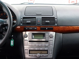 Toyota Avensis, 2006г, передний привод, автомат